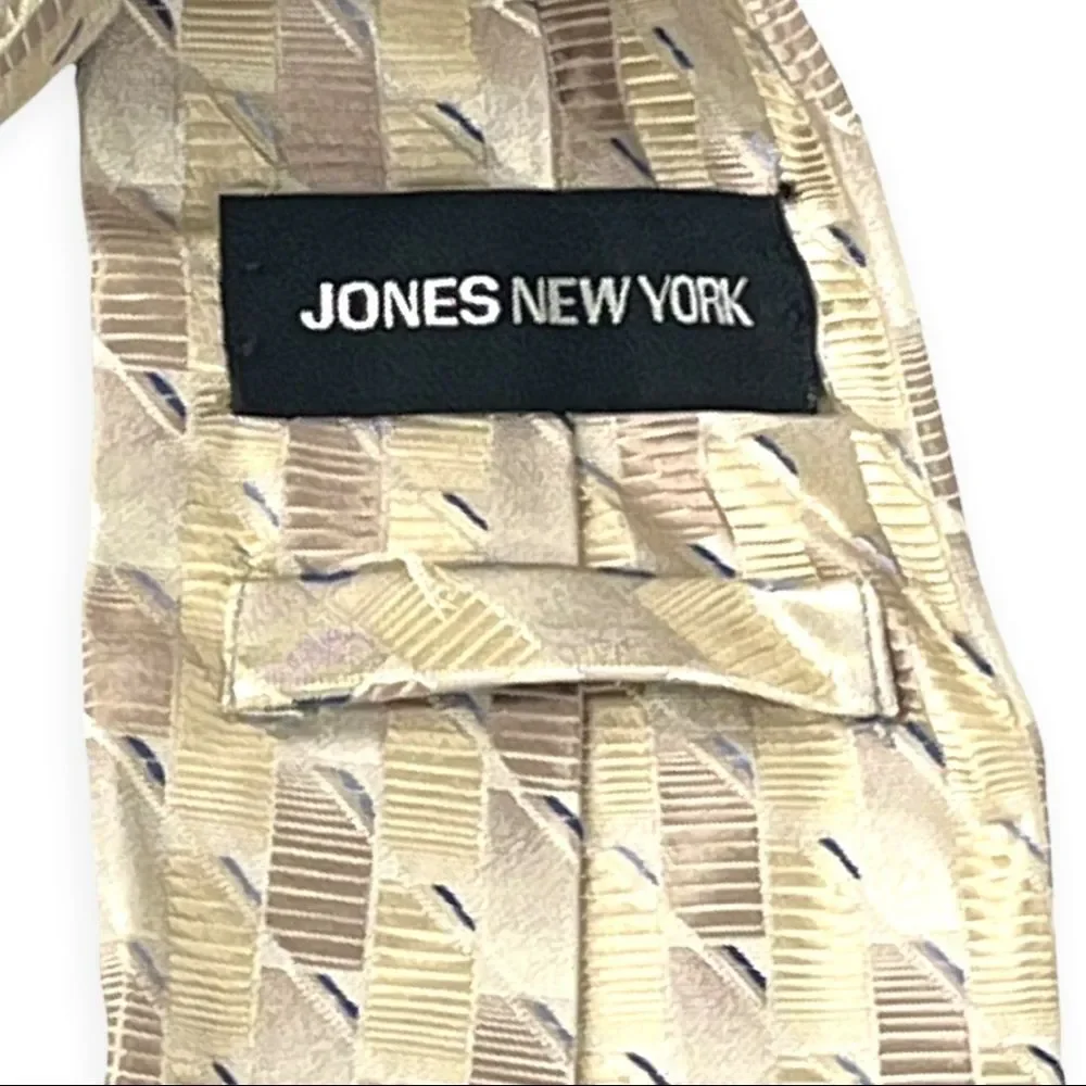 Jones New York 100% Imported Silk Tie Cream and Beige Design